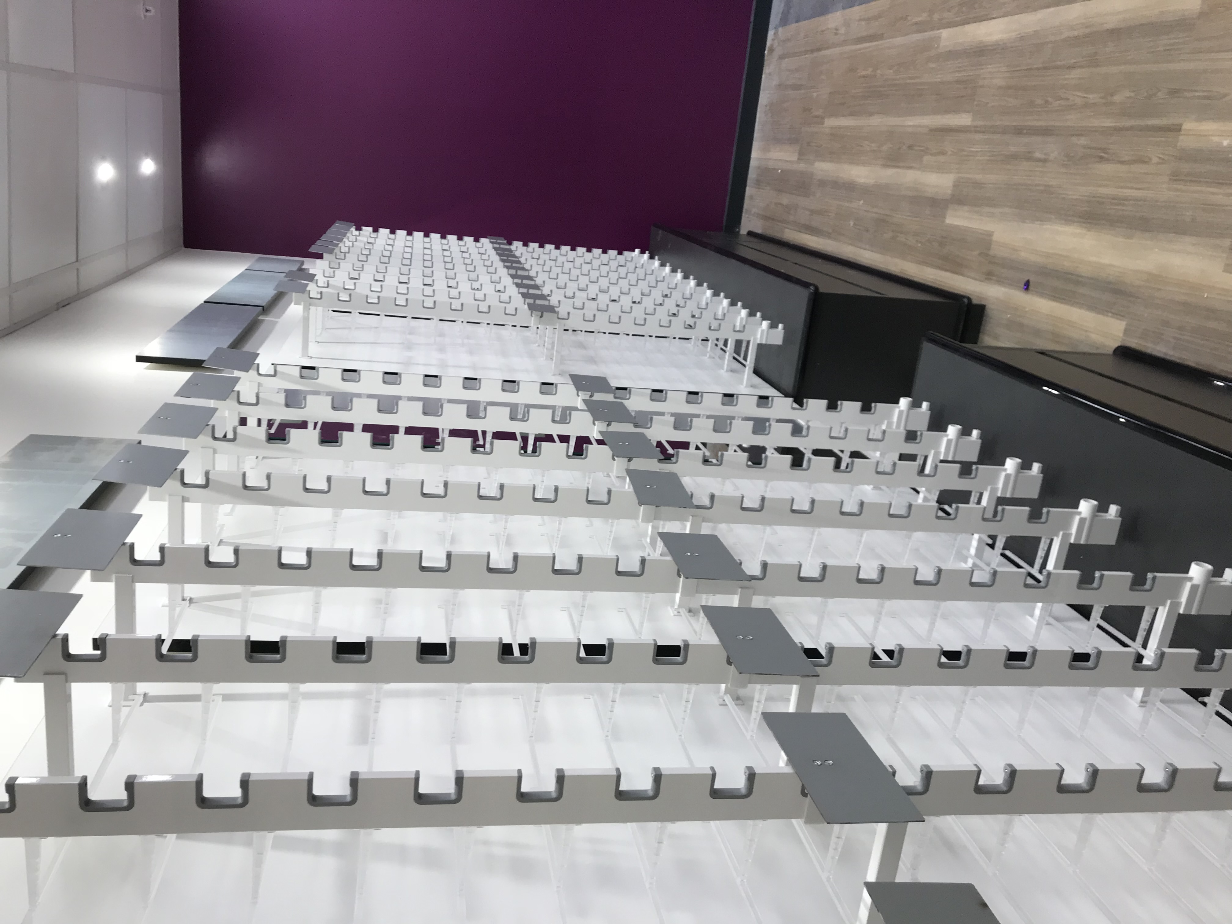 Detailed clean of retail display fixtures