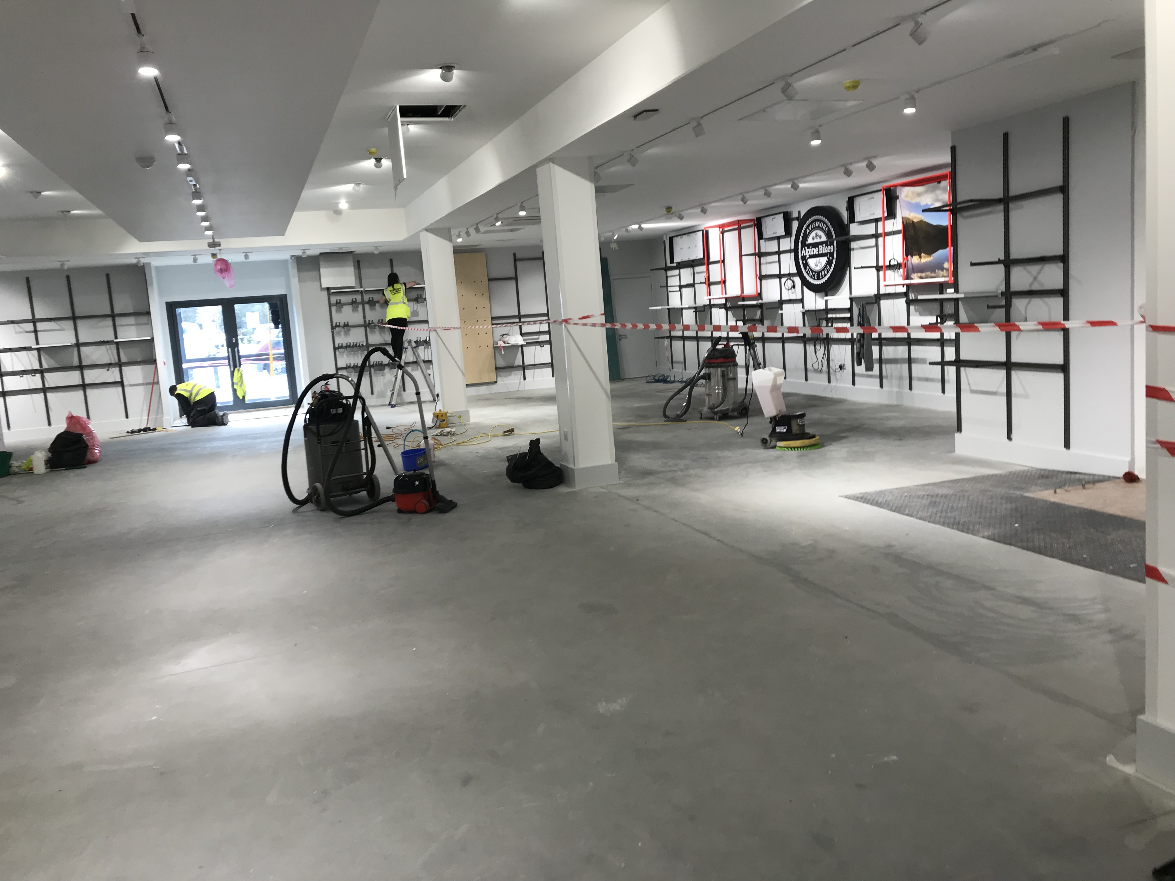 Specialist floor cleaning during a retail fit-out